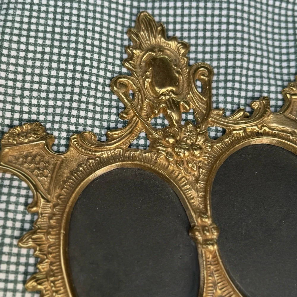 Vintage Victorian Style Brass Ornate Oval Double Photo Easel Picture Frame